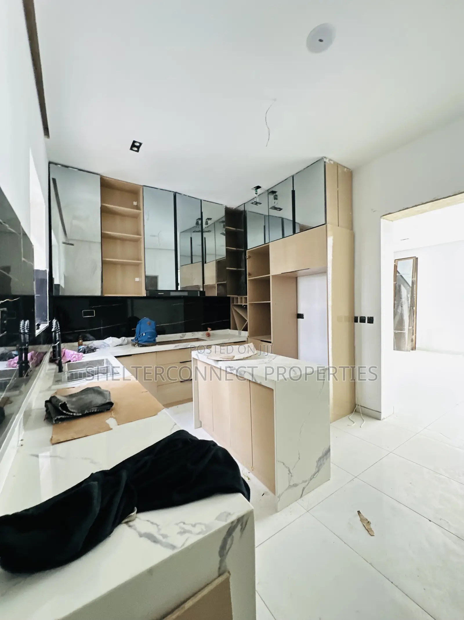 5bdrm Duplex in Lekki for sale