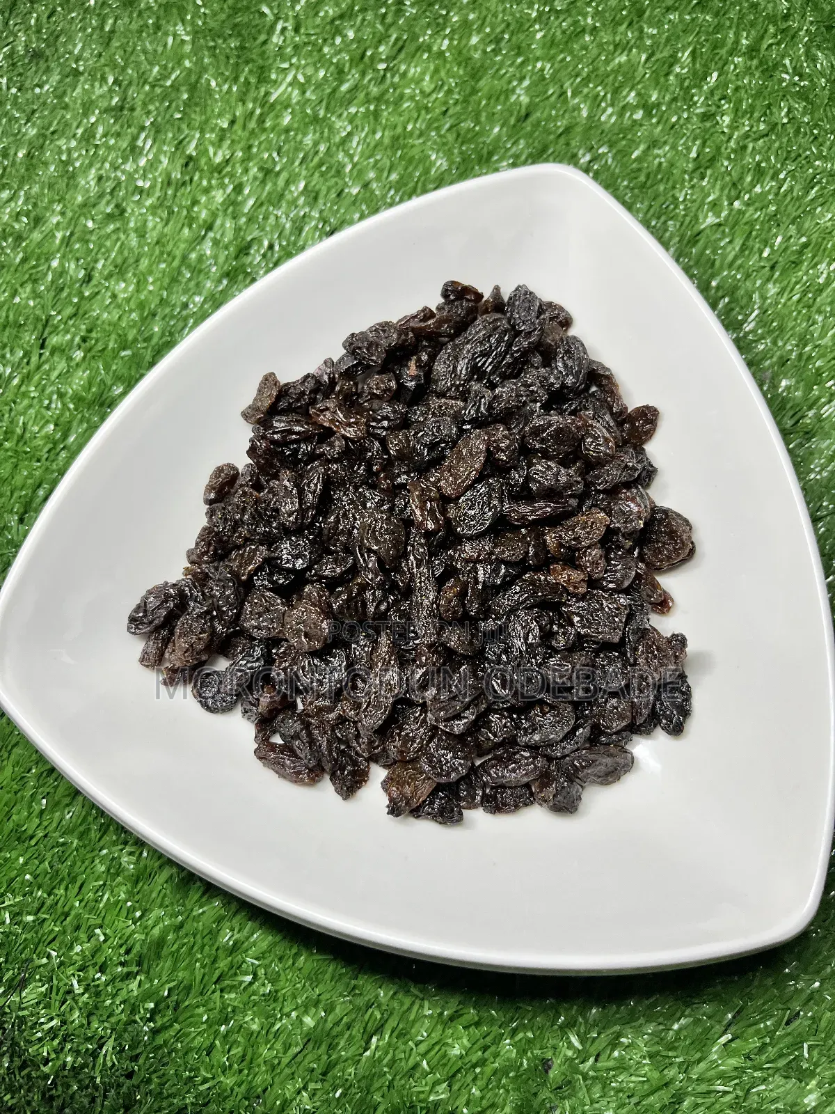 Black Raisins ( Dry Raisins)