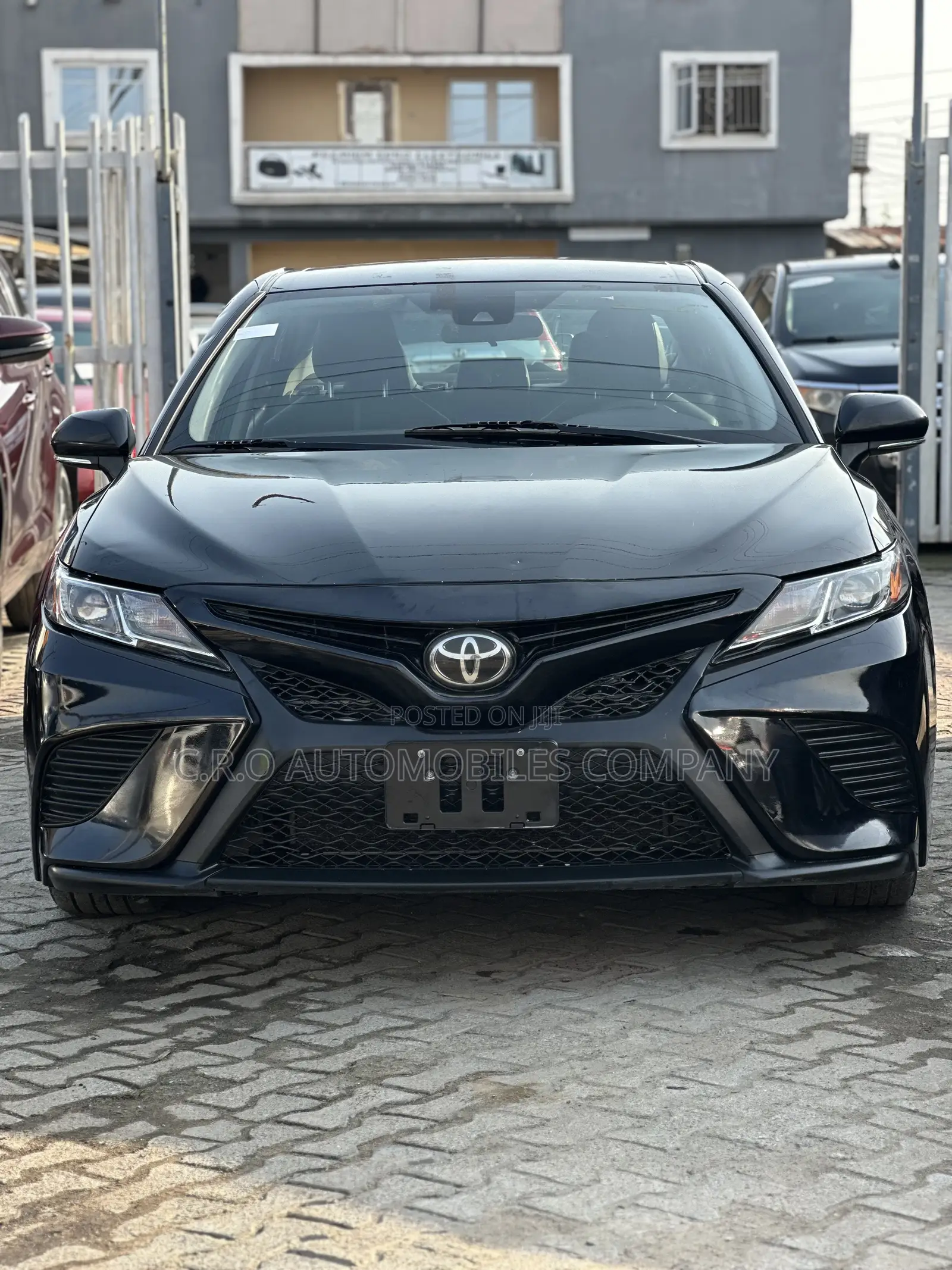 Toyota Camry SE FWD 2020 Black