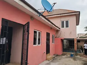 4bdrm Duplex in Millenuim/UPS for rent