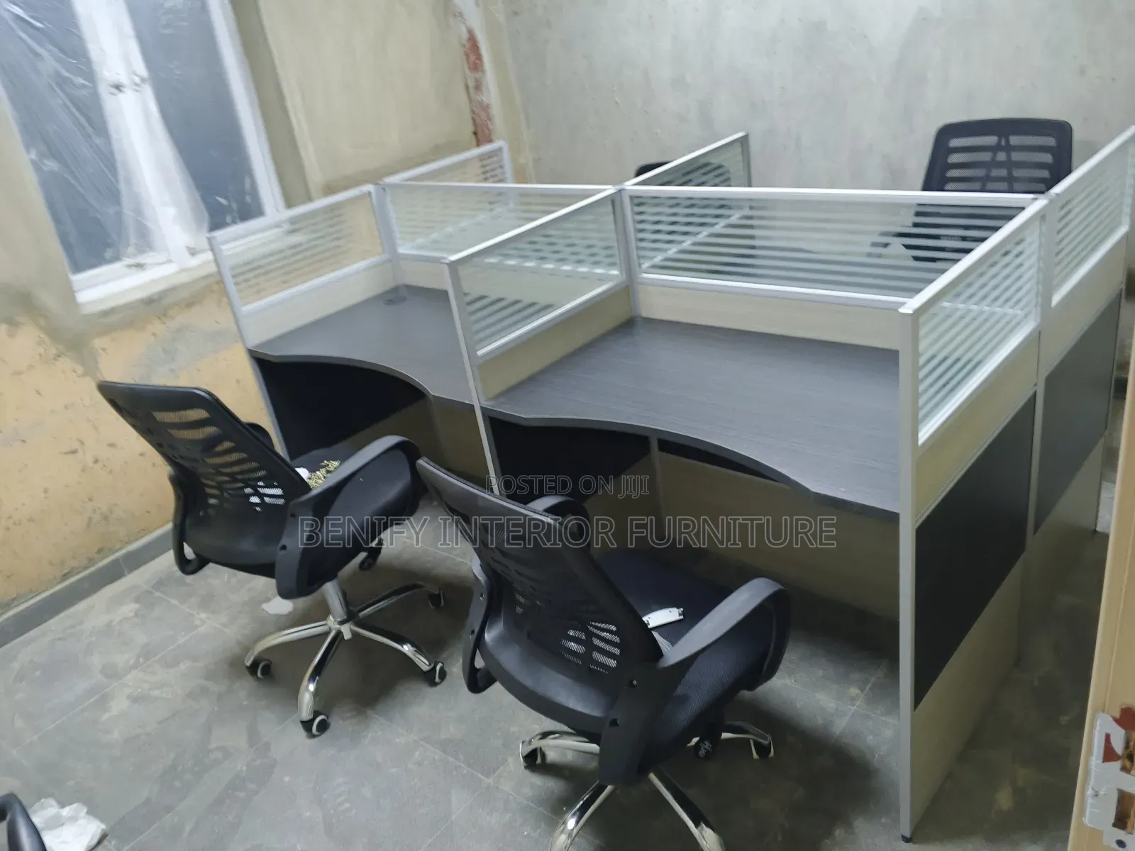 Modern Curved Top Quality 4 Seater Workstation