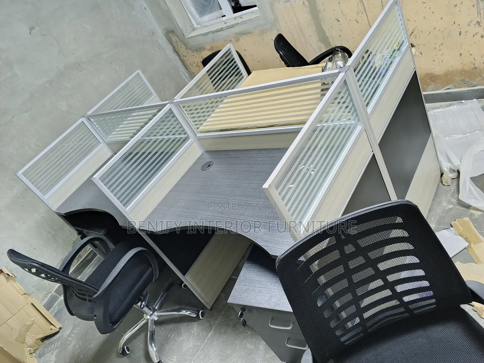 Modern Curved Top Quality 4 Seater Workstation