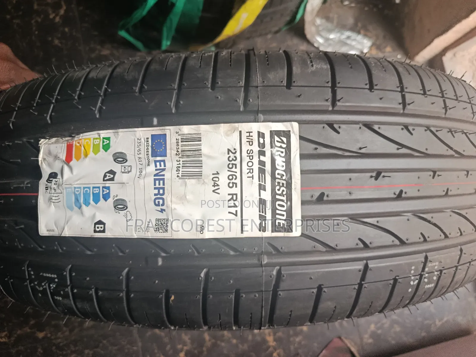 235/65r17 Bridgestone Tyre