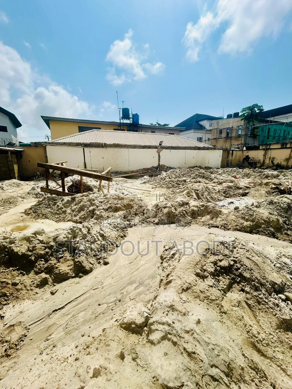 2bdrm Apartment in In A Secure Estate, Lekki Phase 1 for sale