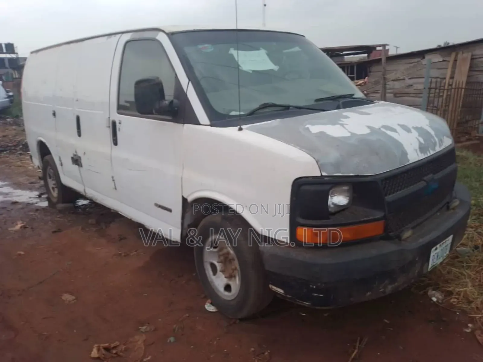 Chevrolet C5500 1999 White