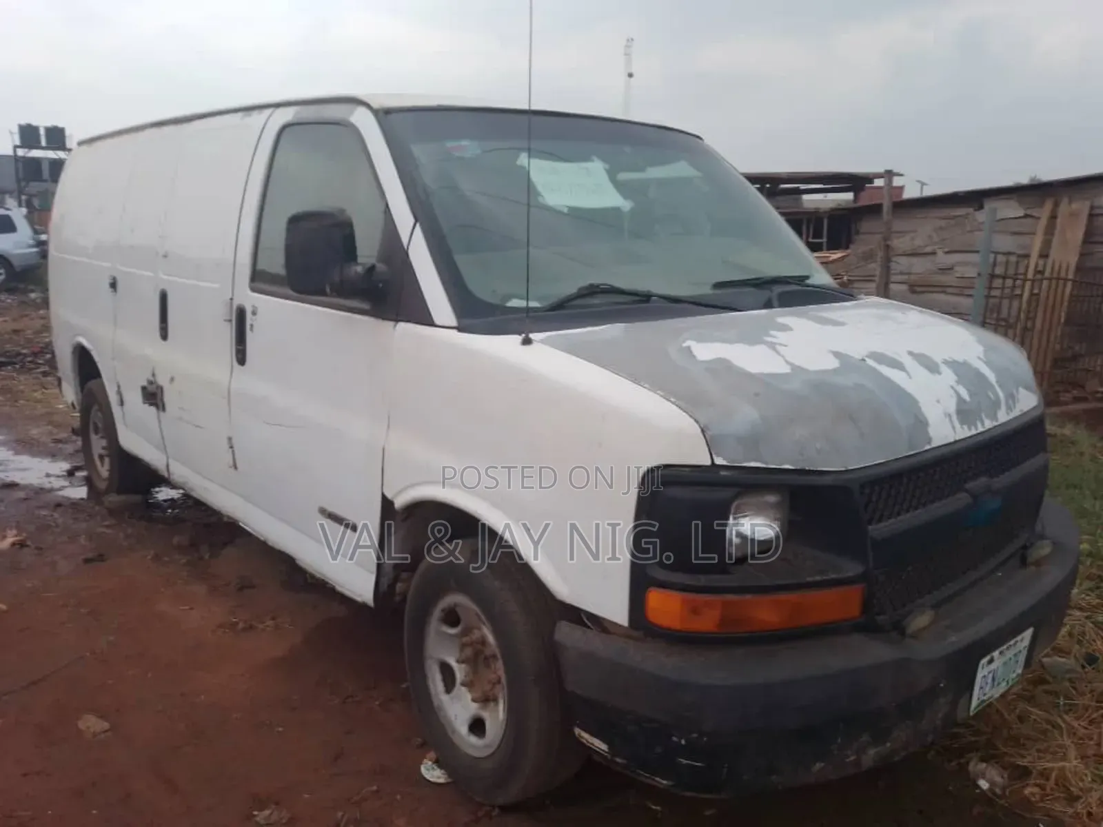 Chevrolet C5500 1999 White