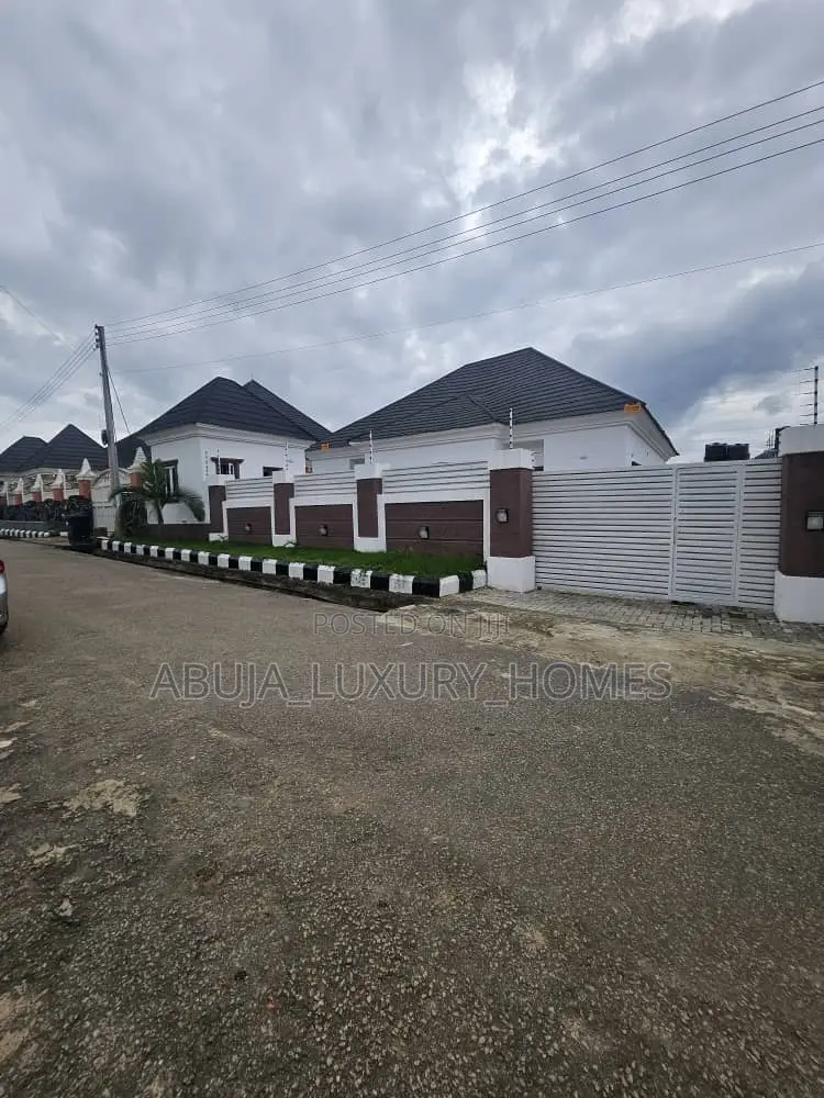 3bdrm Bungalow in Efab Queens Estate, Gwarinpa for sale