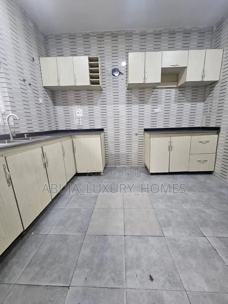 3bdrm Bungalow in Efab Queens Estate, Gwarinpa for sale