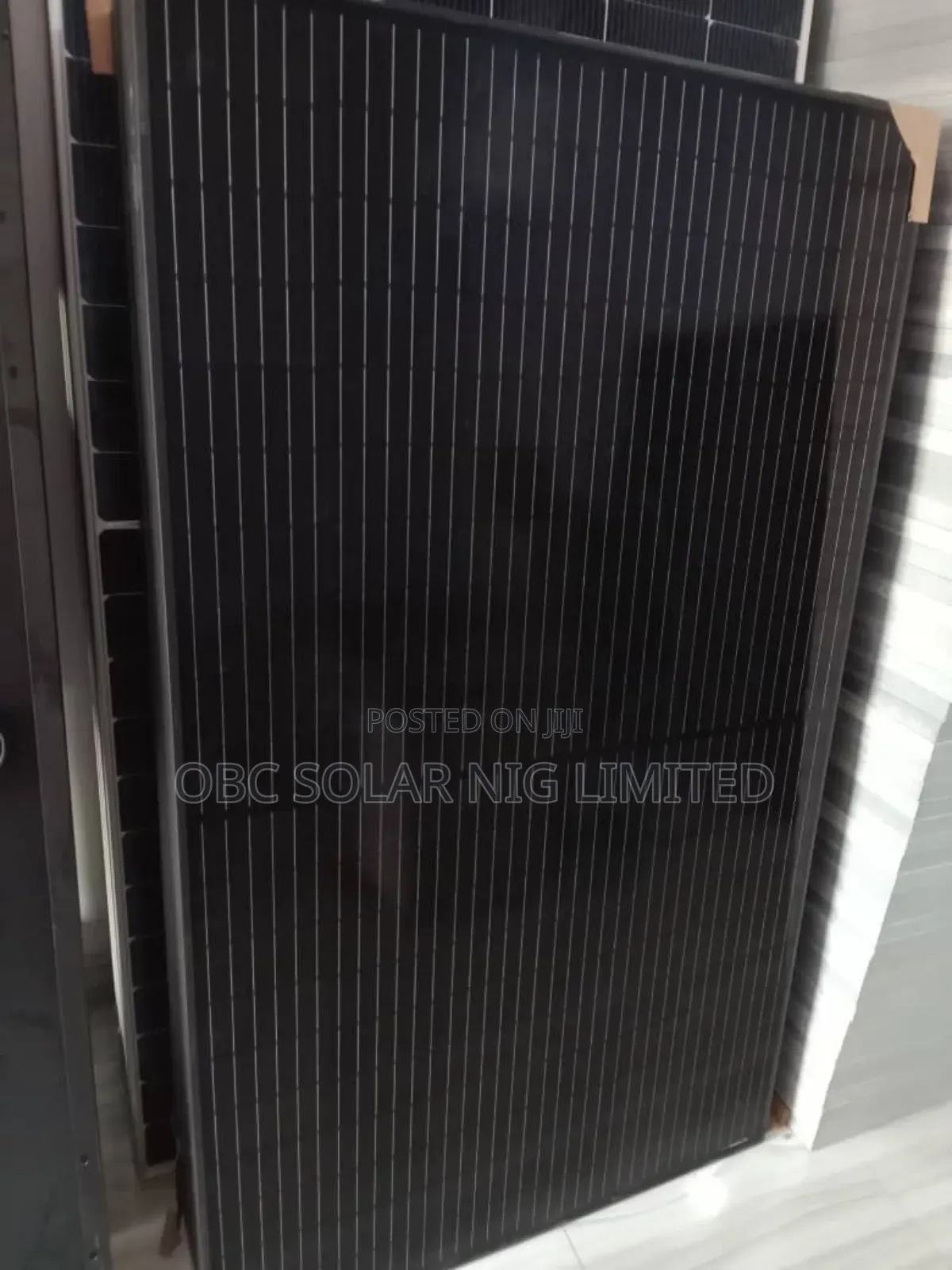 All Black Canadian 550watts Solar Panel