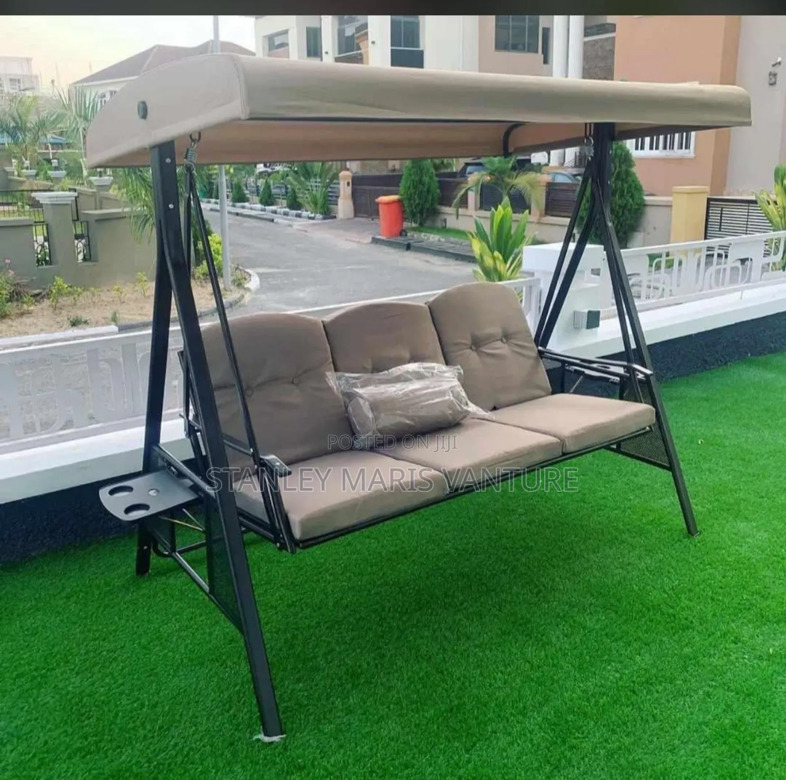 Luxurious Outdoor Swing Patio