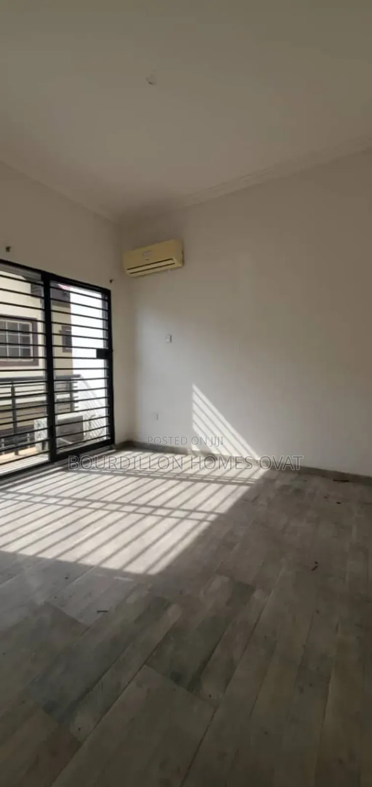 3bdrm Apartment in Lekki Phase 1 Lagos for rent