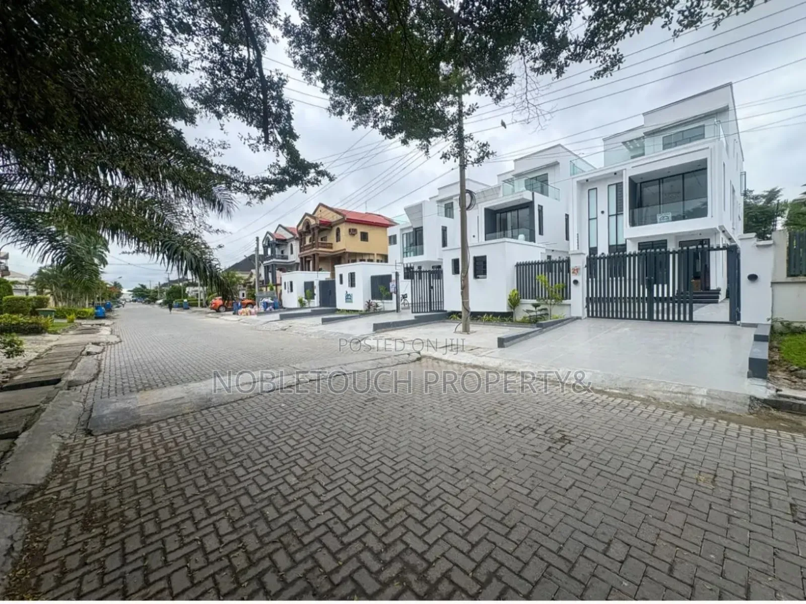 5bdrm Duplex in Lekki Lagos for sale