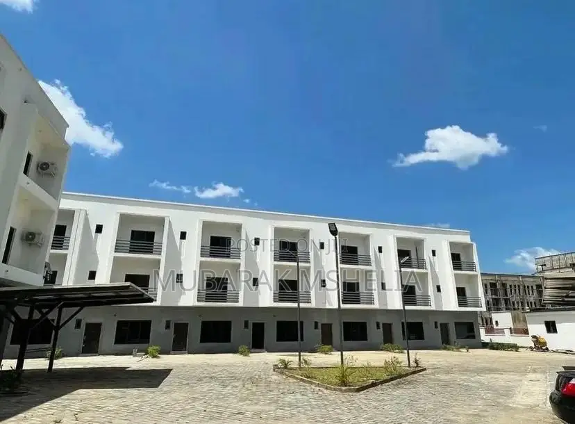 4bdrm Duplex in Jahi for sale