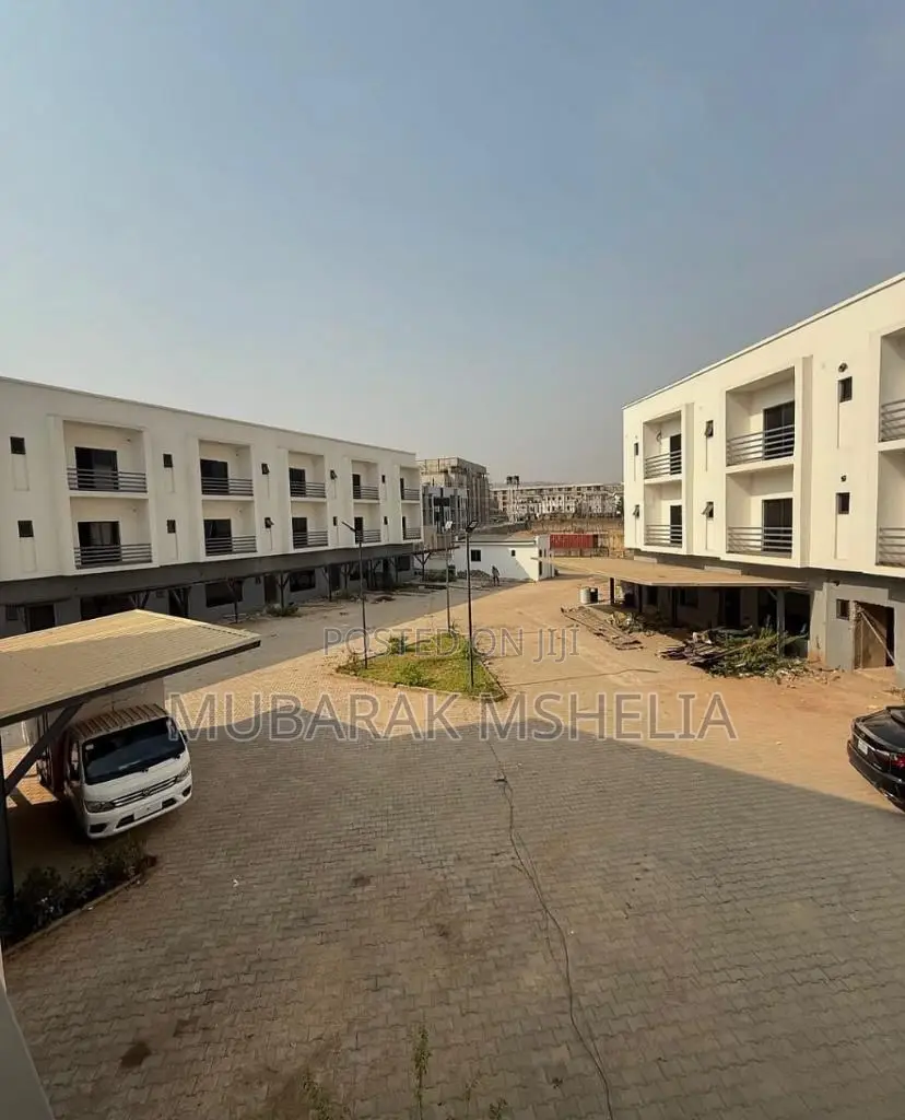 4bdrm Duplex in Jahi for sale