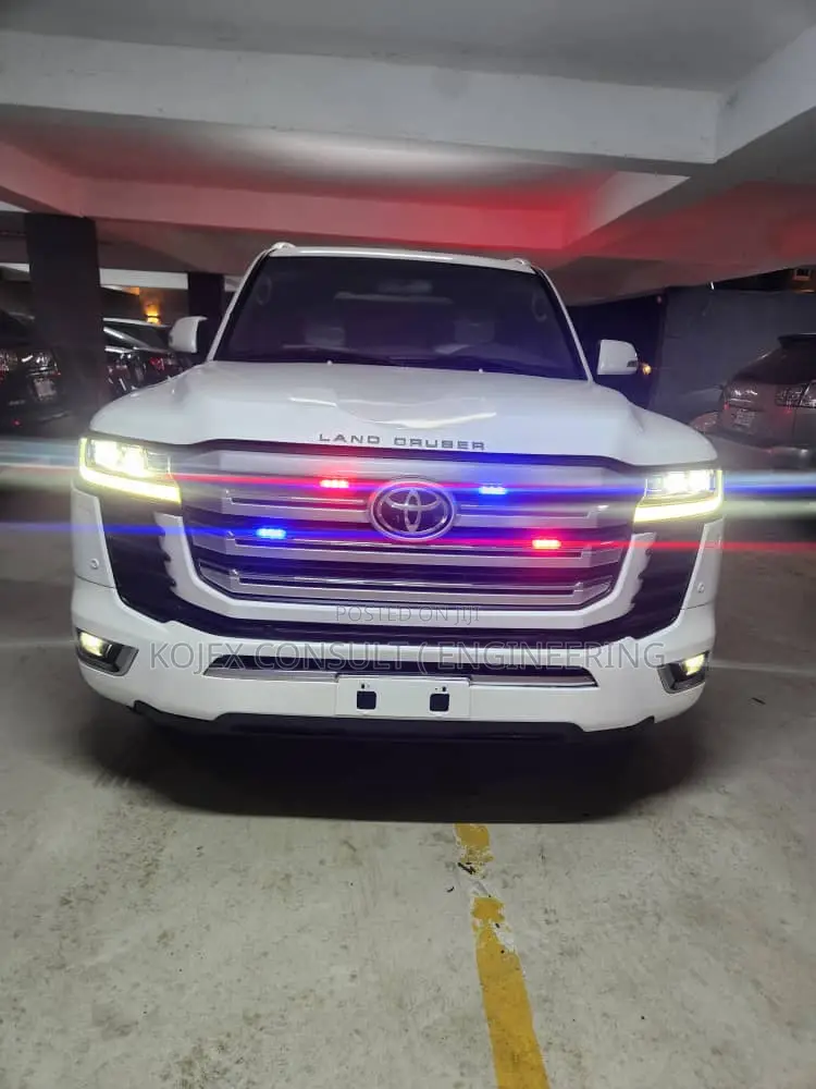 Toyota Land Cruiser 2008 White