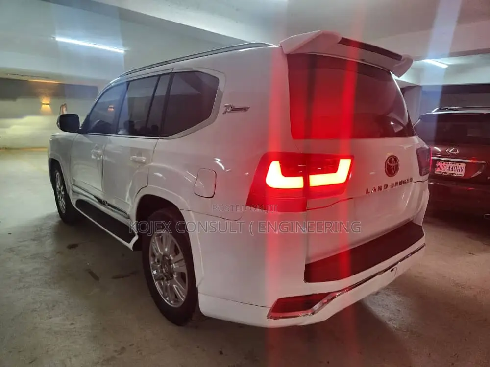 Toyota Land Cruiser 2008 White