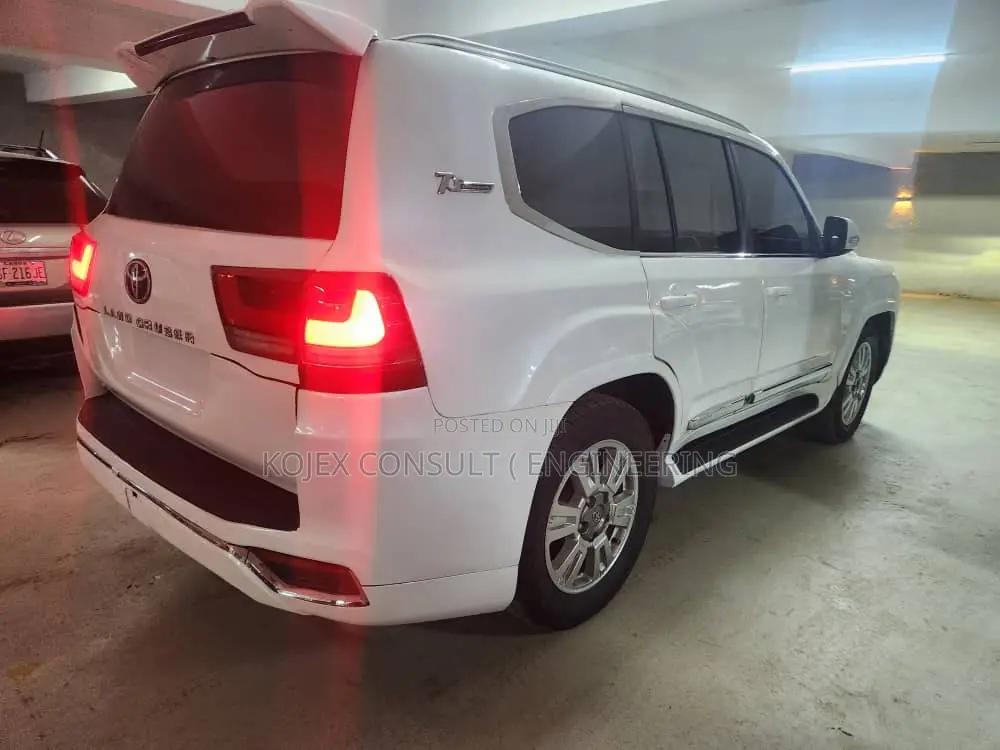 Toyota Land Cruiser 2008 White