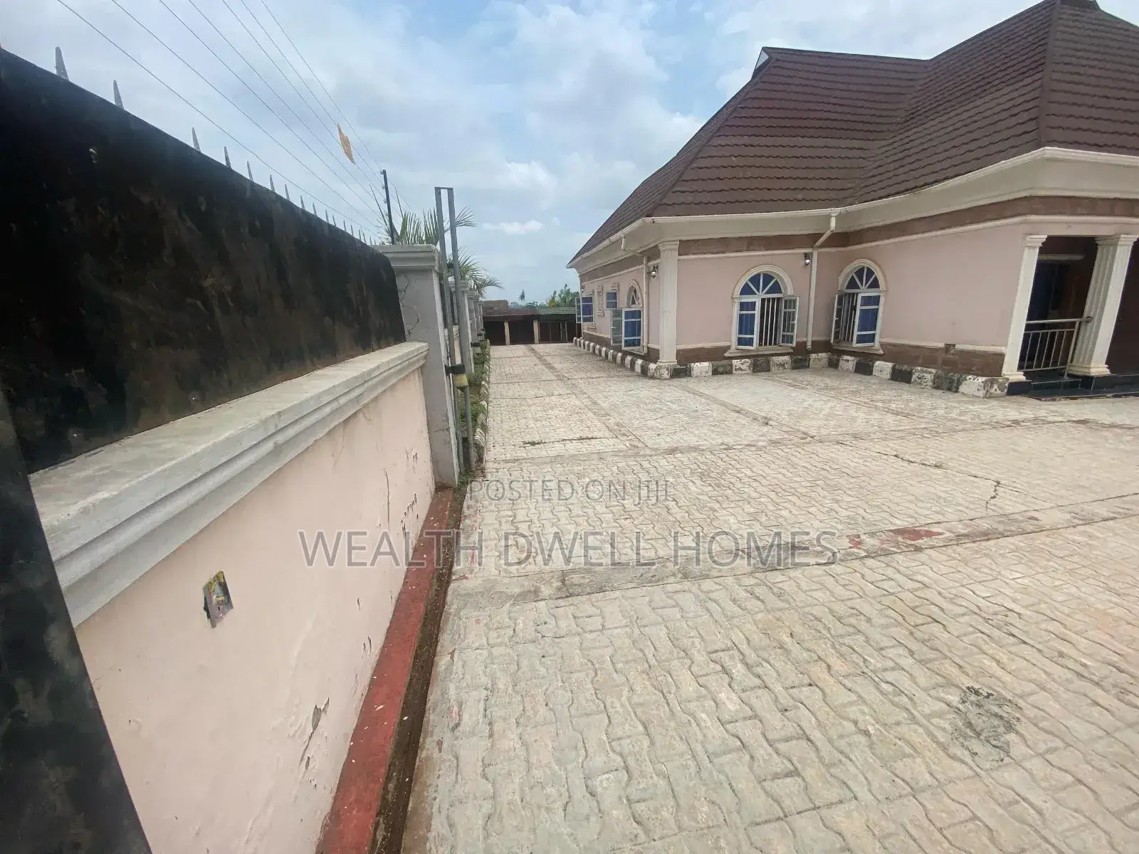 3bdrm Bungalow in Akure for sale