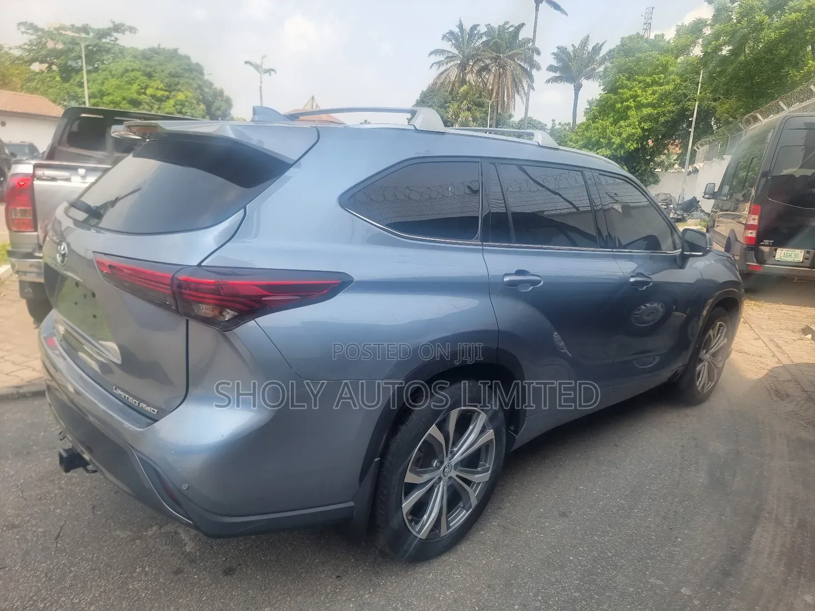 Toyota Highlander Limited 2021 Blue