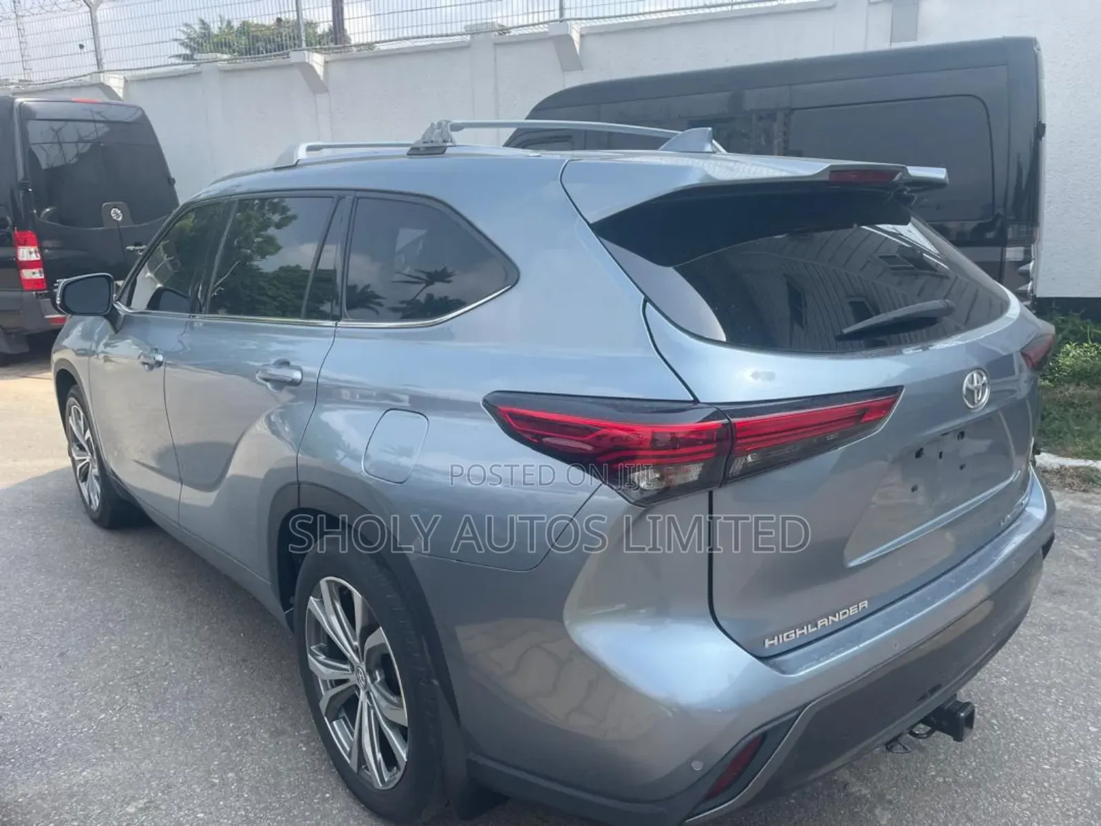 Toyota Highlander Limited 2021 Blue