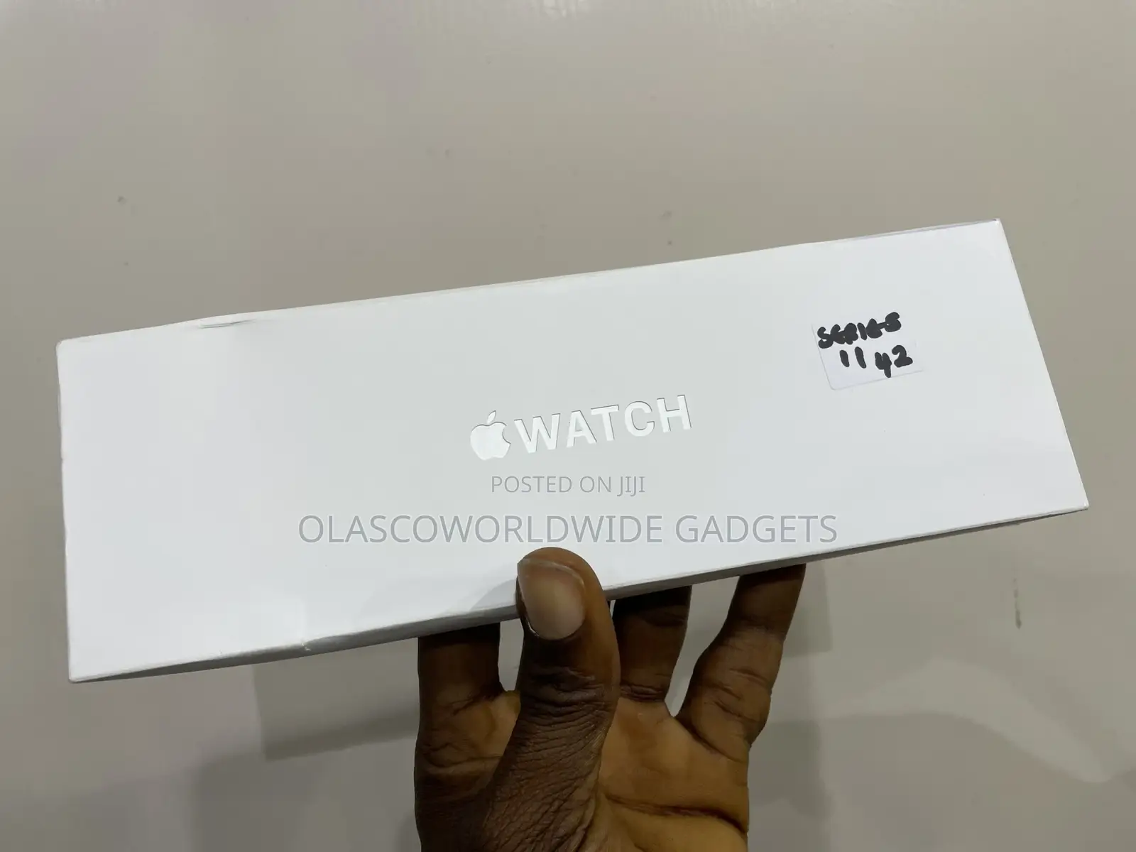 Brand New Apple Watch Series 11 42mm Gold