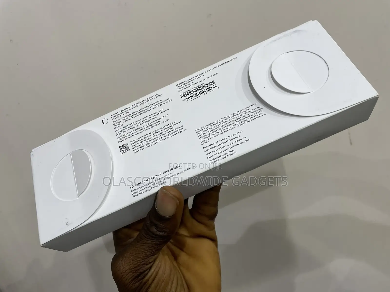 Brand New Apple Watch Series 11 42mm Gold