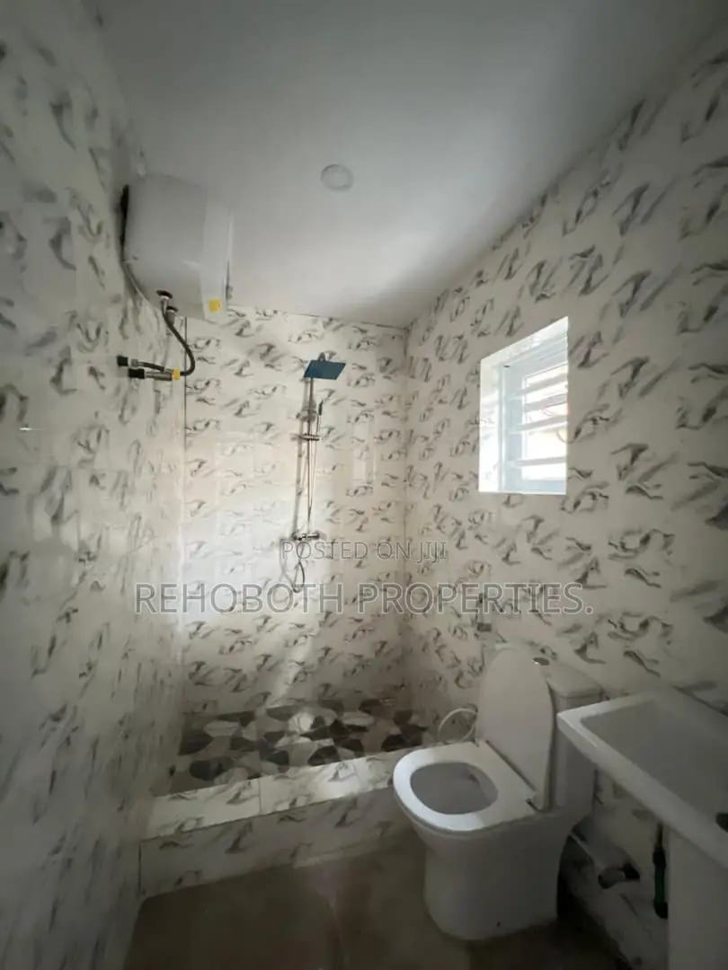 3bdrm Apartment in Opposite Mardie, Akala Express for rent