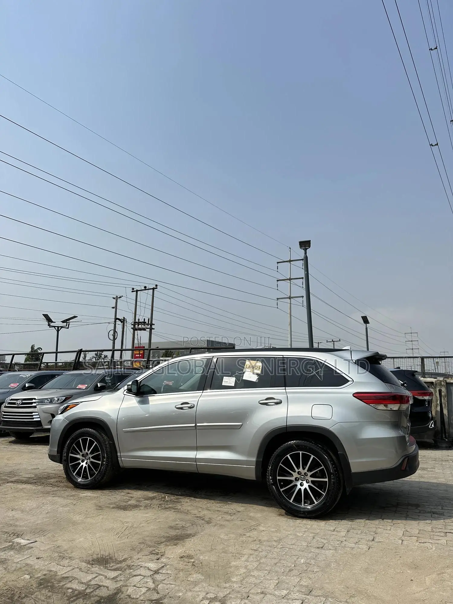 Toyota Highlander SE 4x4 V6 (3.5L 6cyl 8A) 2018 Silver
