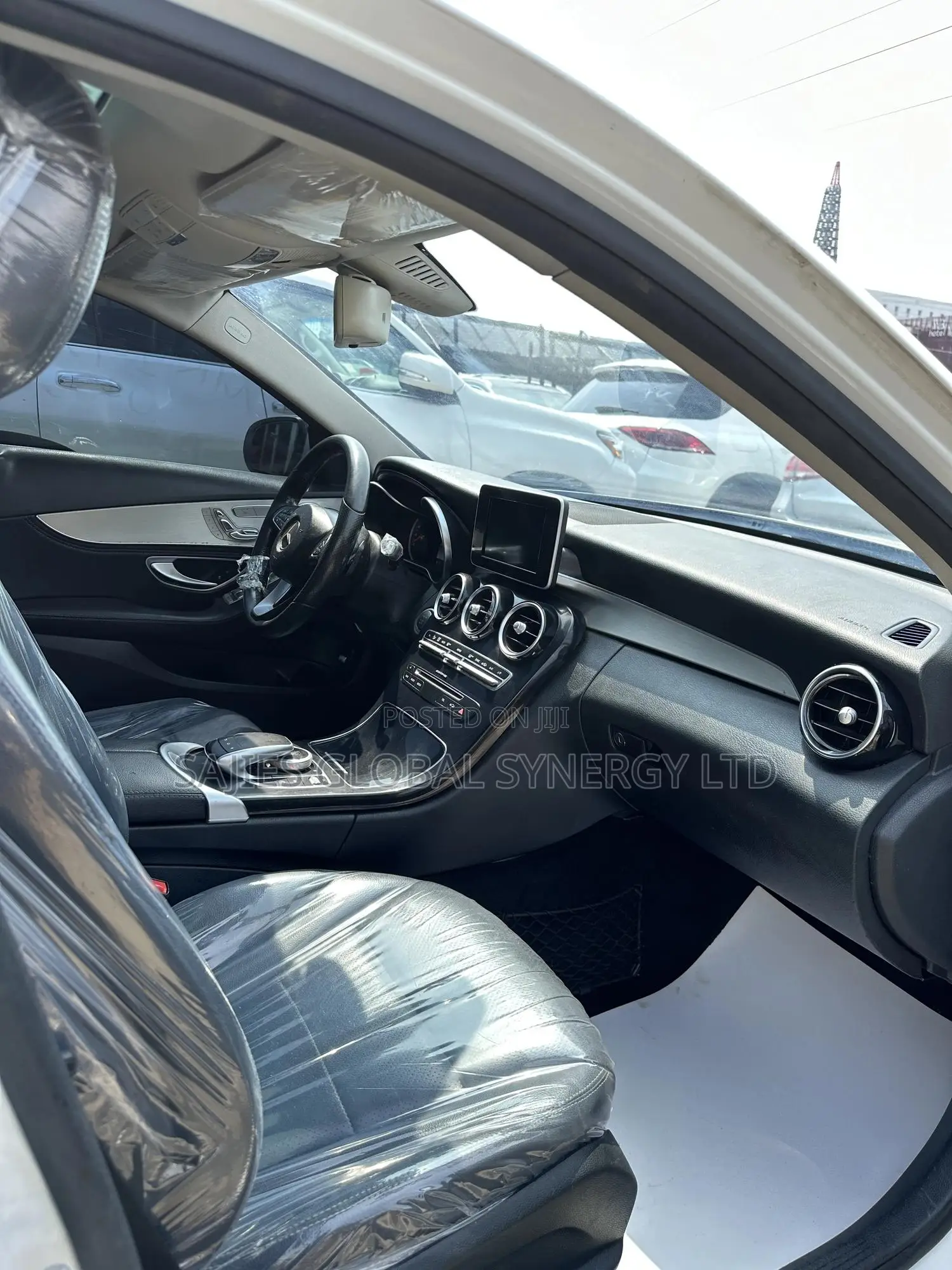 Mercedes-Benz C300 Luxury 4dr AWD 4Matic Sedan (2.0L 4cyl 7A) 2015