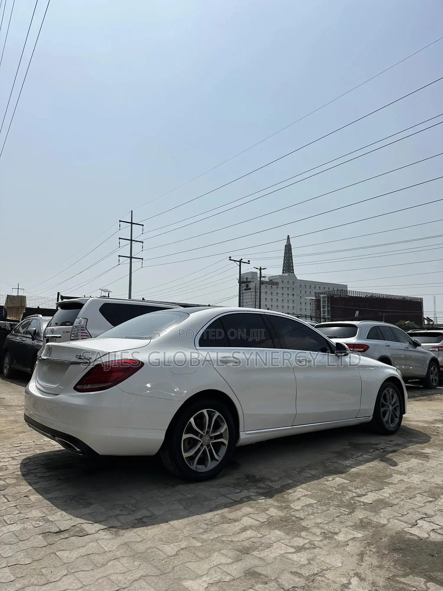 Mercedes-Benz C300 Luxury 4dr AWD 4Matic Sedan (2.0L 4cyl 7A) 2015
