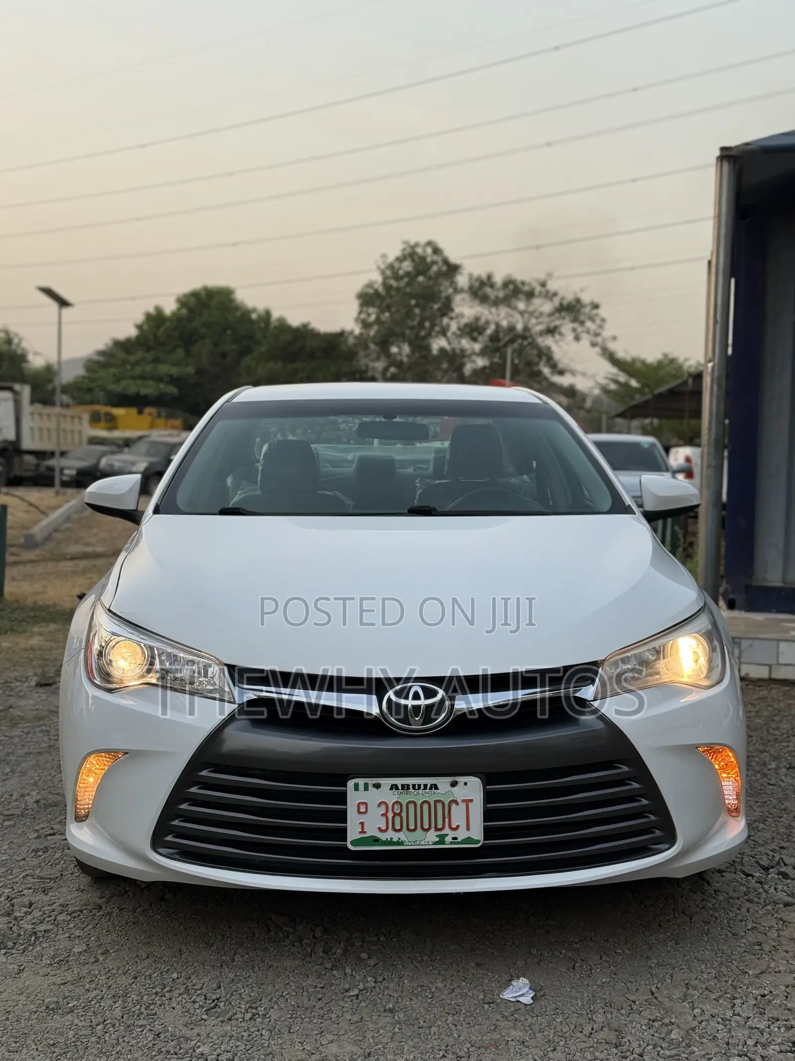 Toyota Camry LE 4dr Sedan (2.5L 4cyl 6A) 2017 White