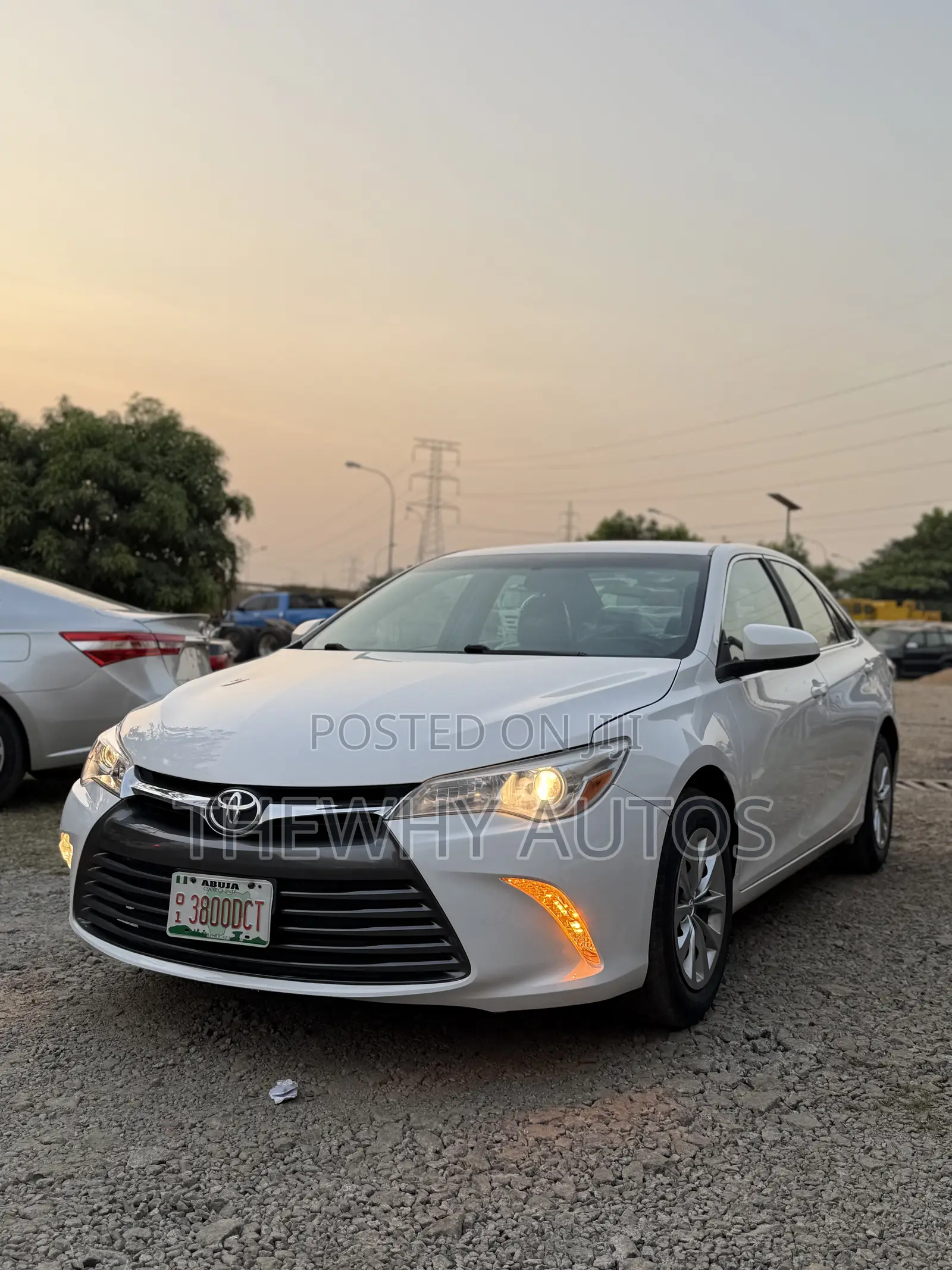 Toyota Camry LE 4dr Sedan (2.5L 4cyl 6A) 2017 White