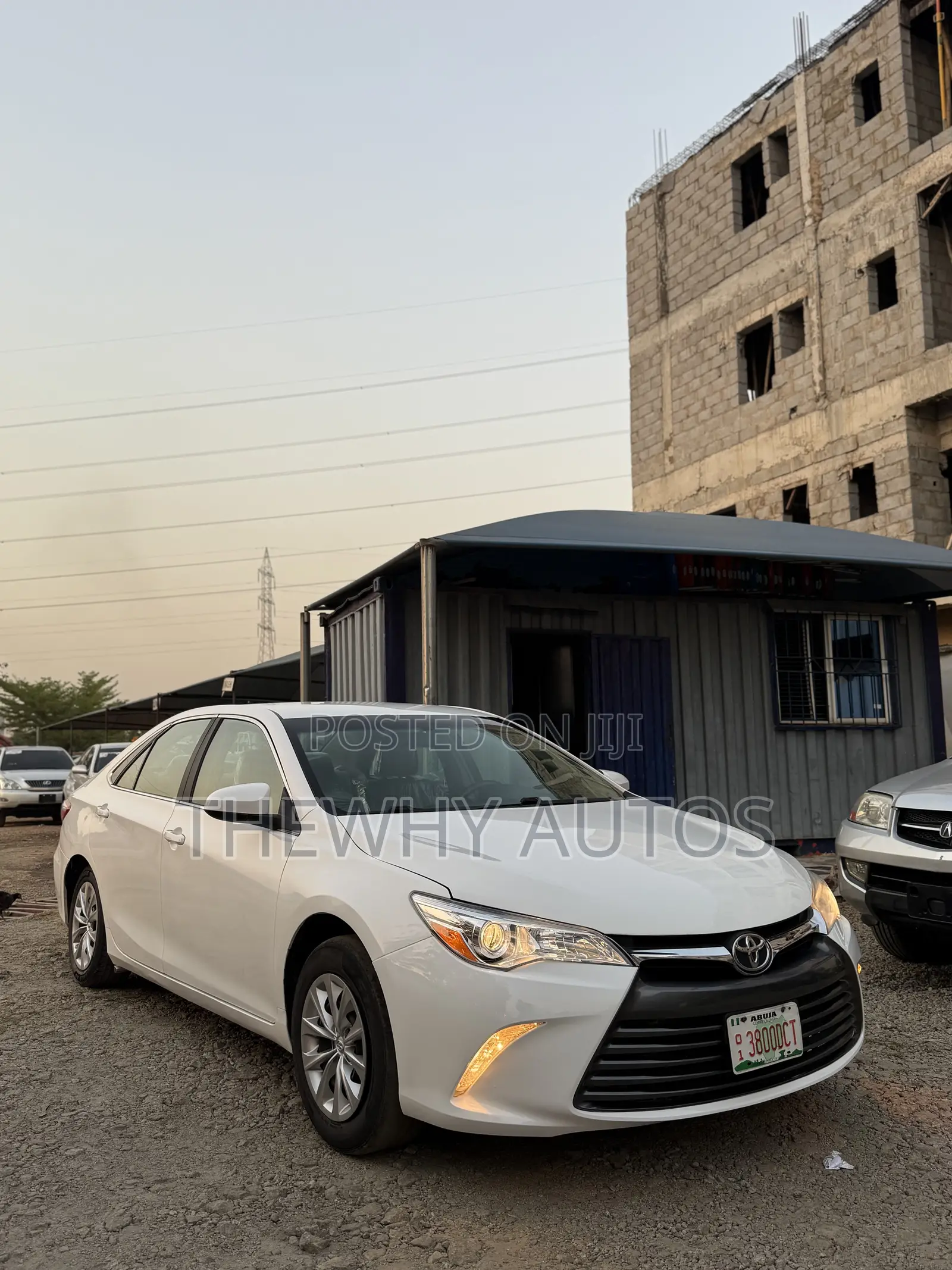 Toyota Camry LE 4dr Sedan (2.5L 4cyl 6A) 2017 White