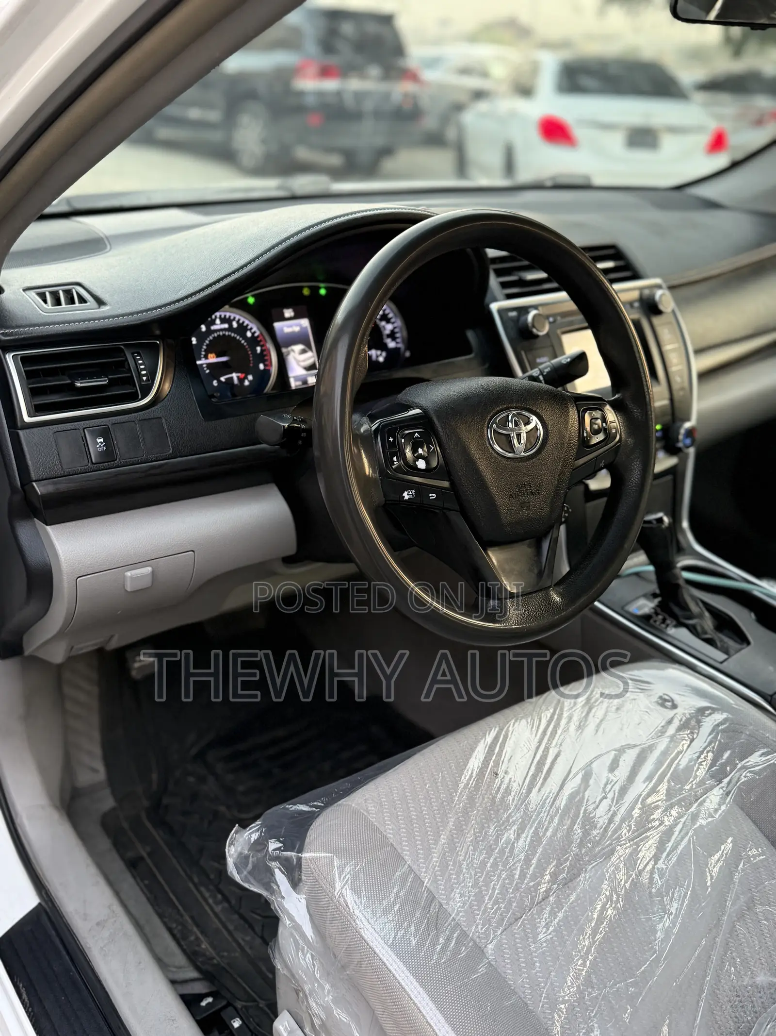 Toyota Camry LE 4dr Sedan (2.5L 4cyl 6A) 2017 White
