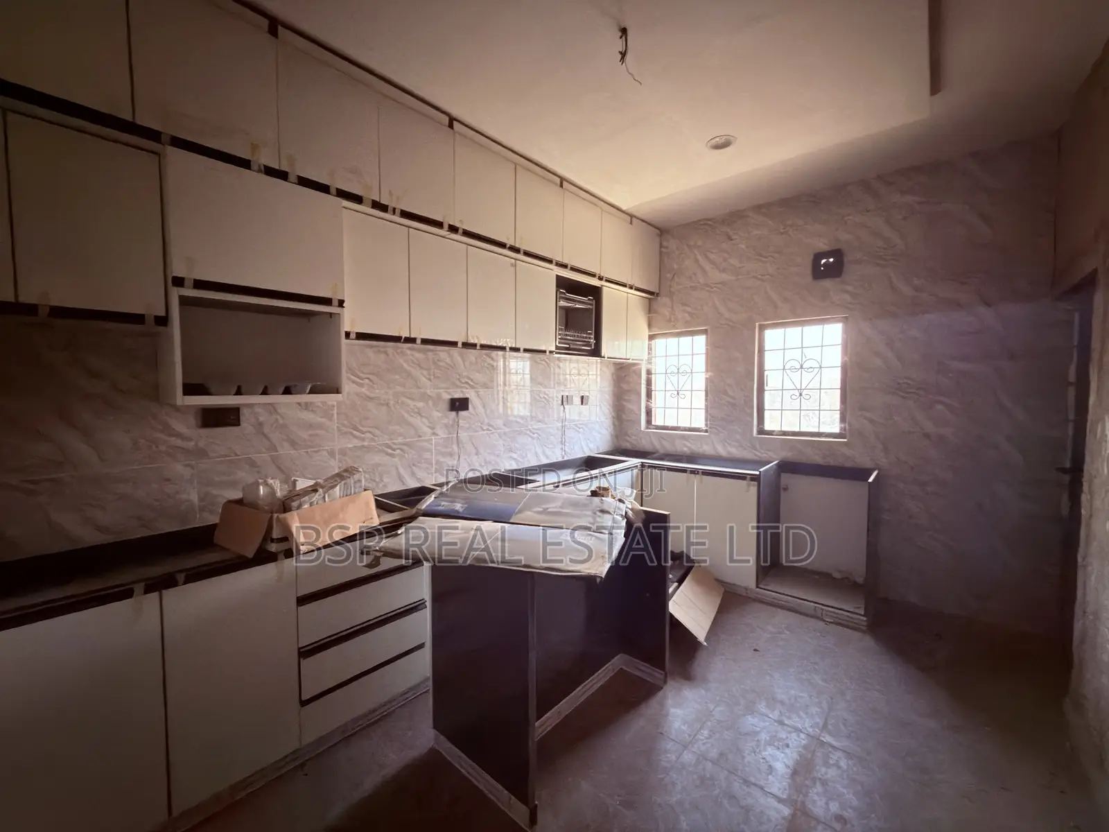 4bdrm Duplex in Kado for sale