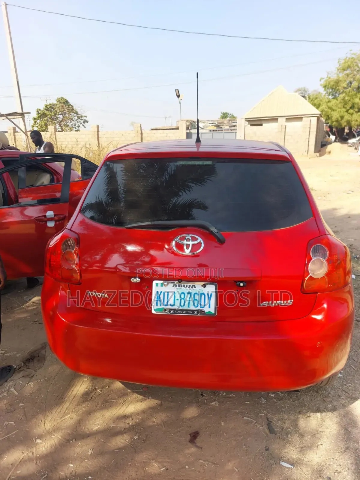 Toyota Auris 2011 Red