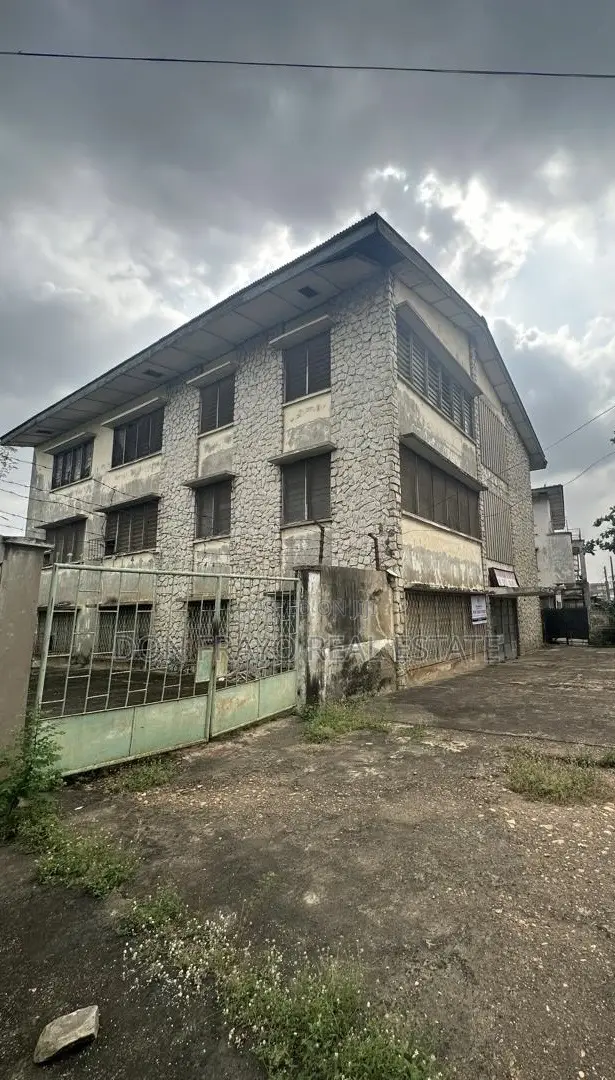 20bdrm House in Behind Ajimobimosque, Oke Ado for sale