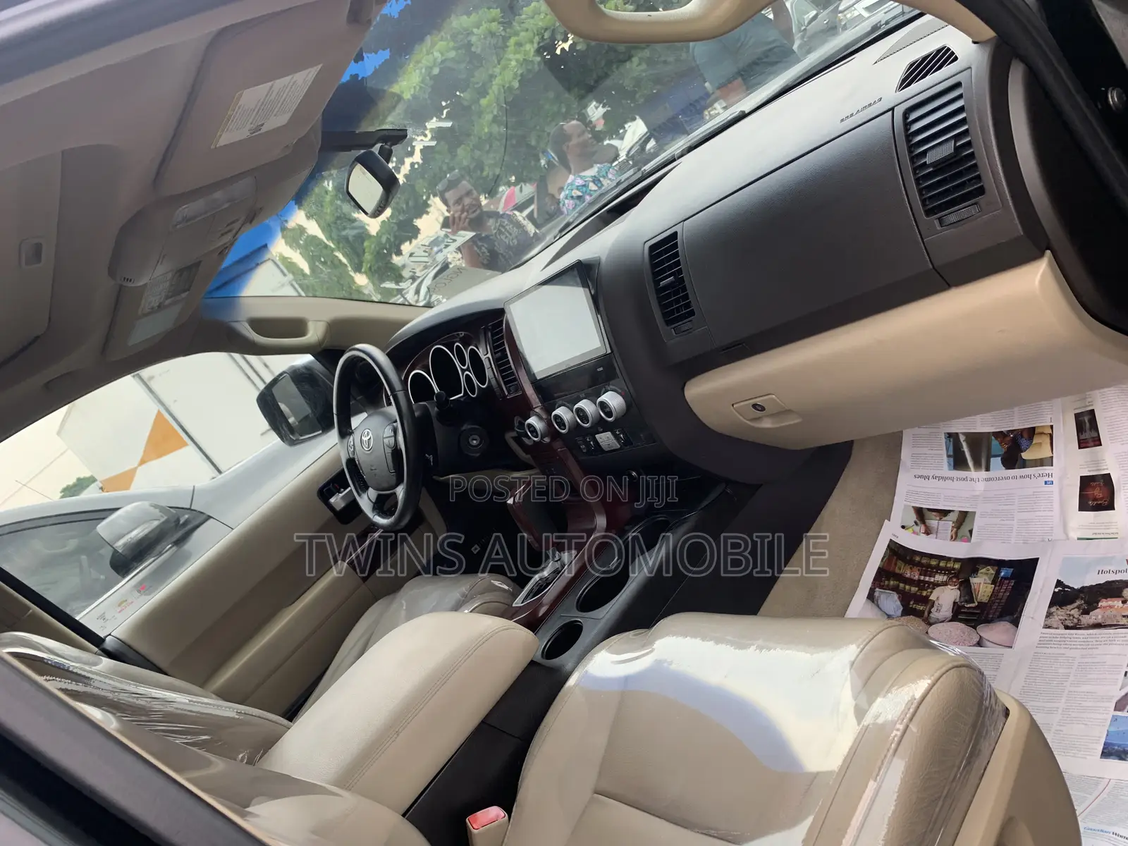Toyota Sequoia Platinum 4dr SUV 4WD (5.7L 8cyl 6A) 2015 Black