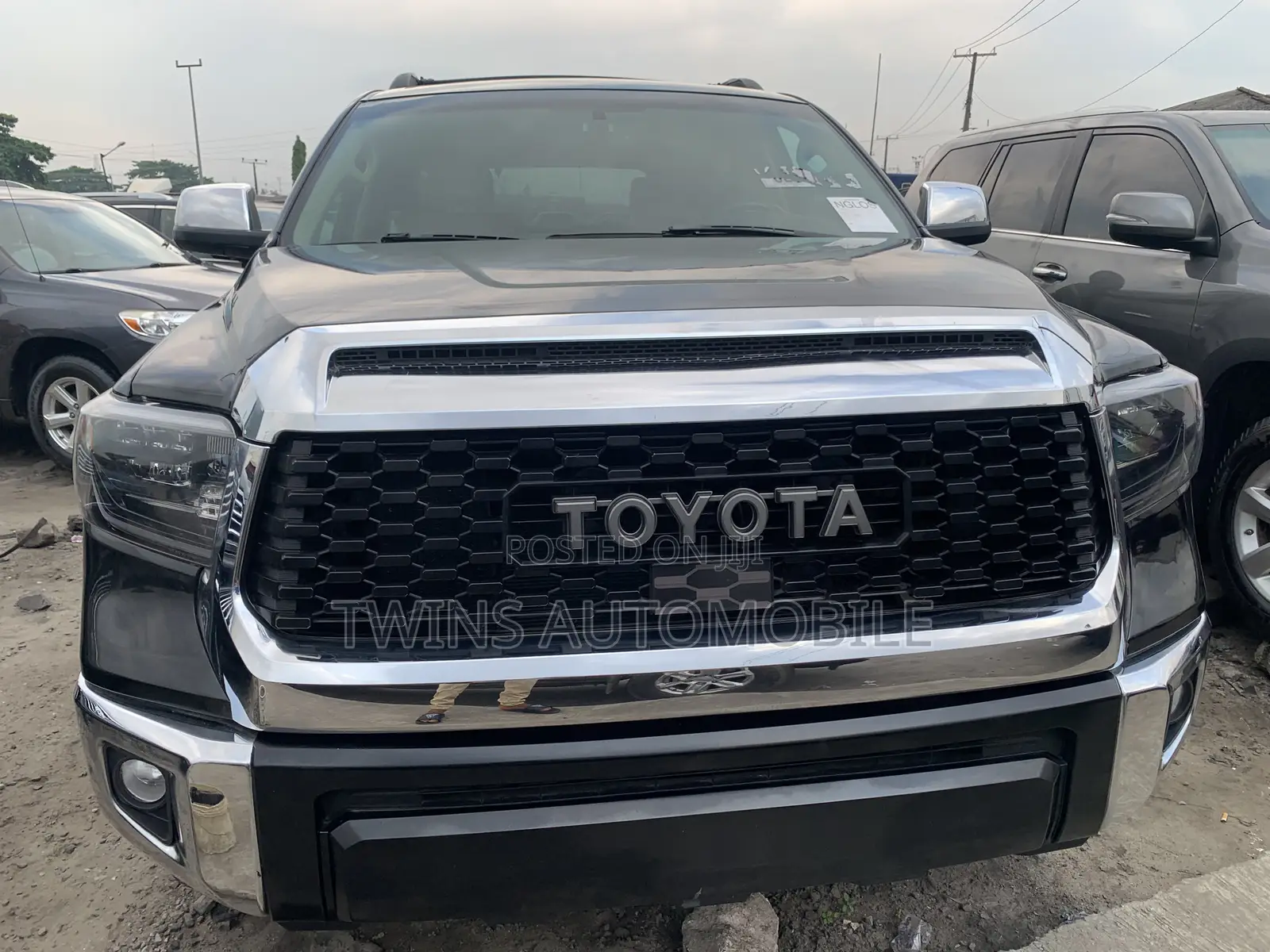 Toyota Sequoia Platinum 4dr SUV 4WD (5.7L 8cyl 6A) 2015 Black