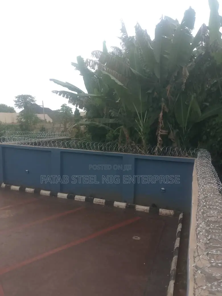 Wholesale and Distributor Galvanized Anti Rust Razor Wire