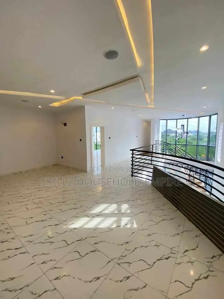 Professional Tiler