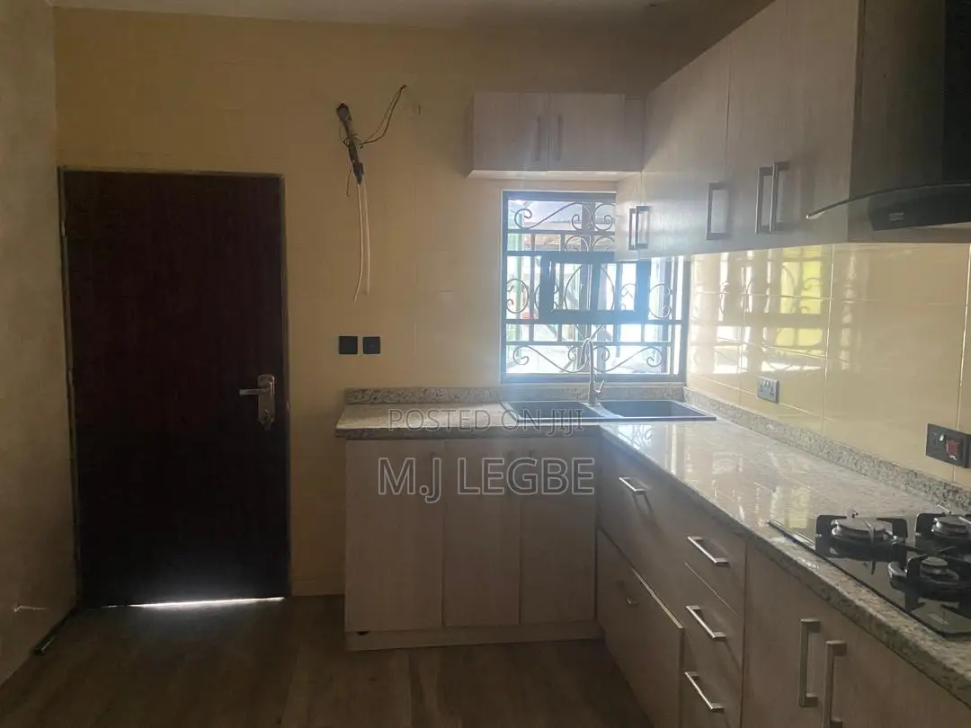 4bdrm Duplex in Walton Gate, Sangotedo for sale