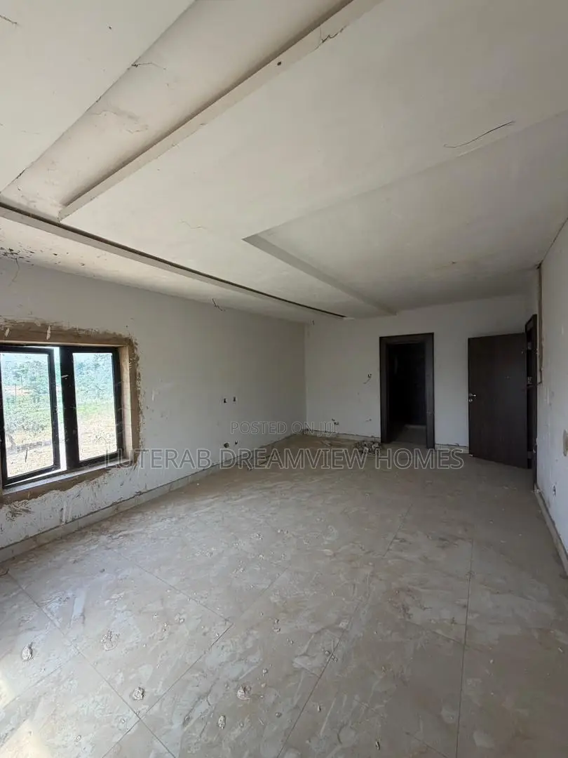 5bdrm Duplex in Durumi for sale