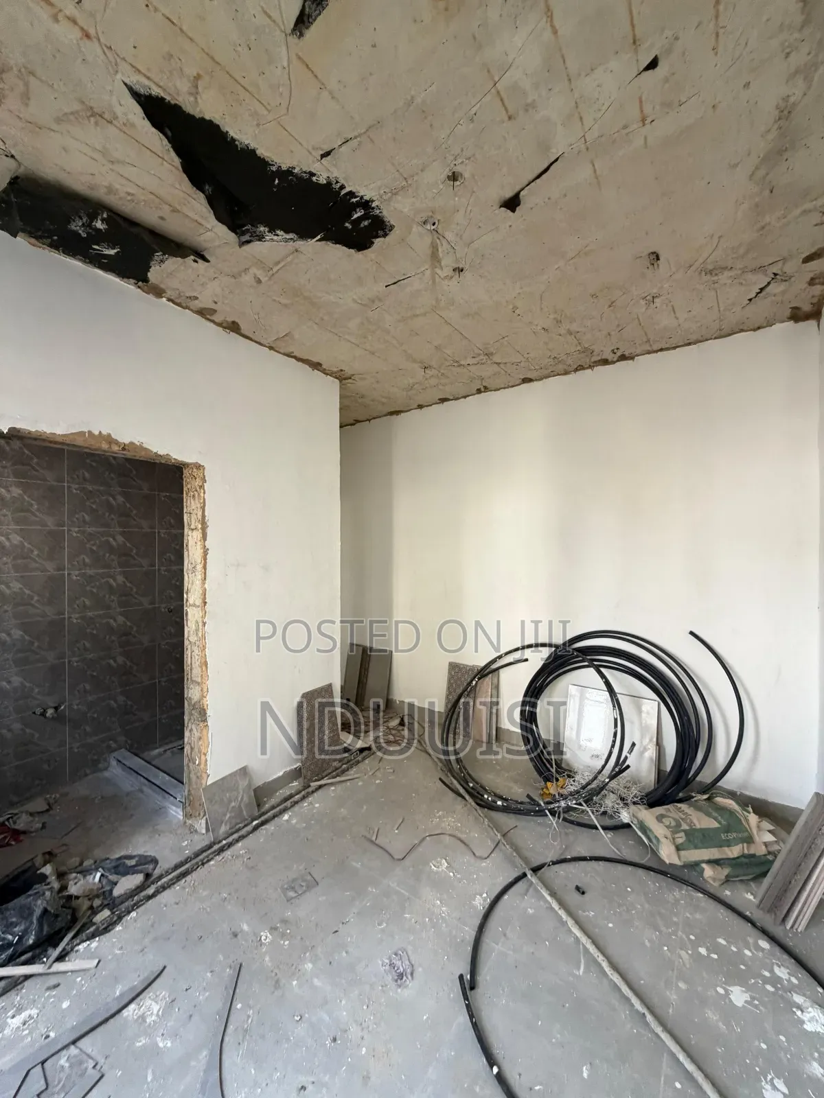 3bdrm Apartment in Lekki Phase 1 for sale