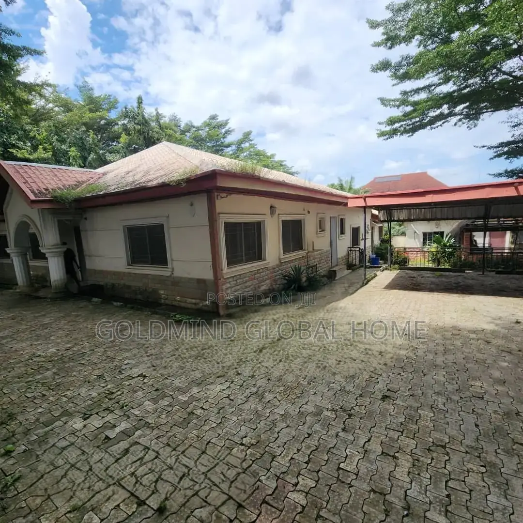 5bdrm Bungalow in Mbora for sale