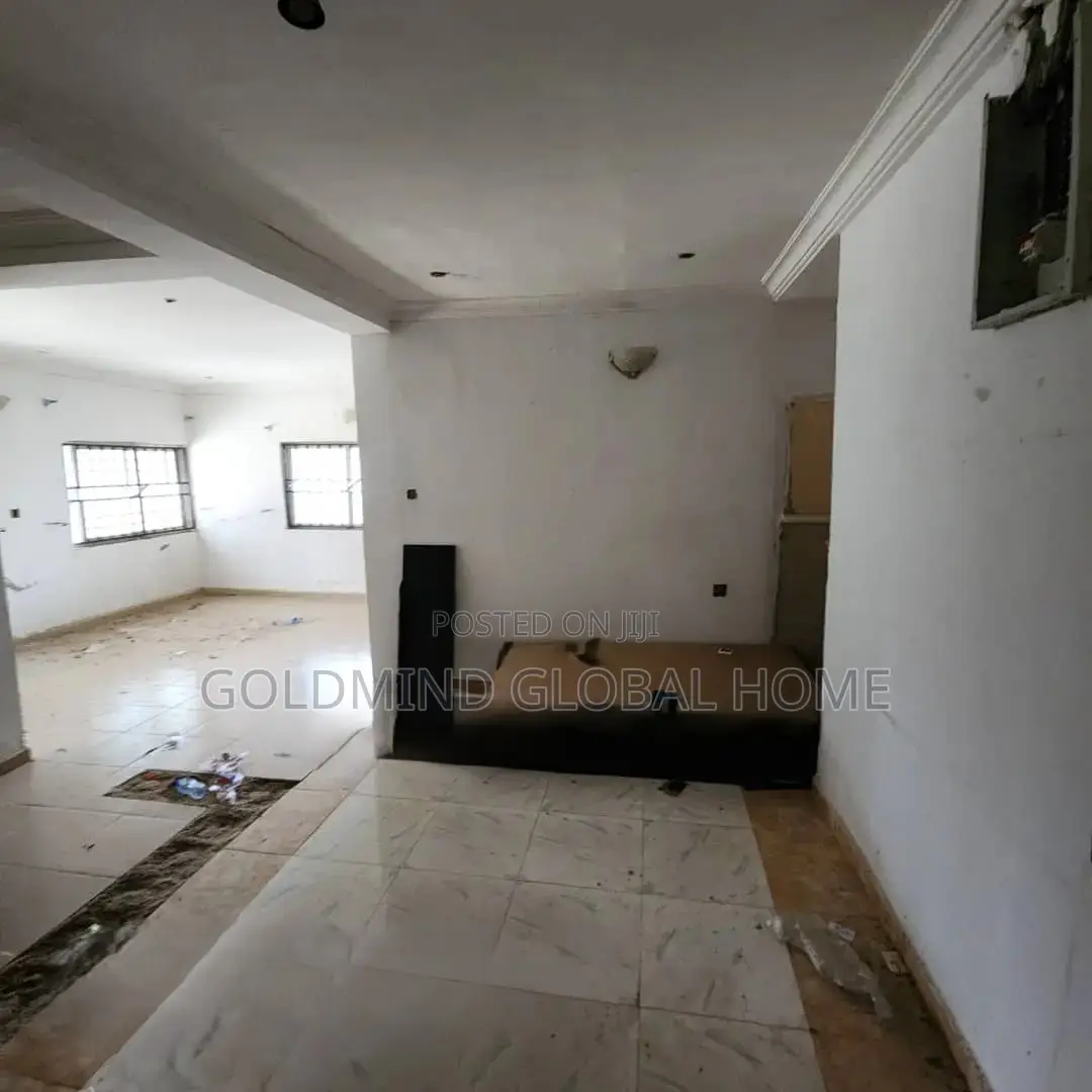 5bdrm Bungalow in Mbora for sale