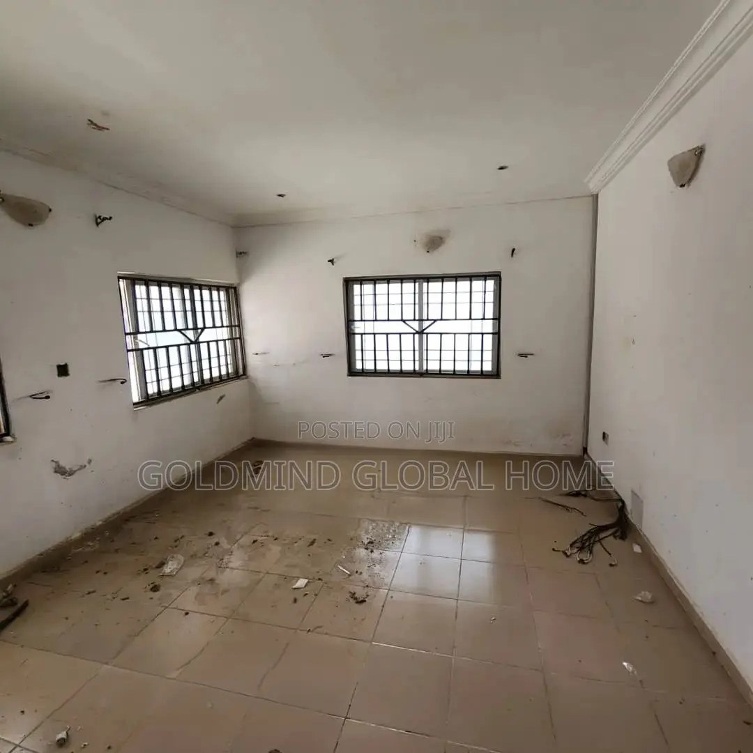 5bdrm Bungalow in Mbora for sale