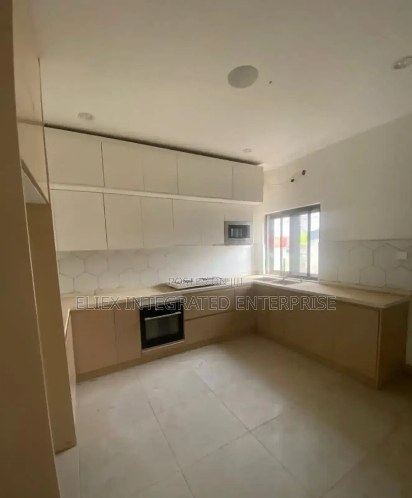 3bdrm Townhouse / Terrace in Guzape District for rent