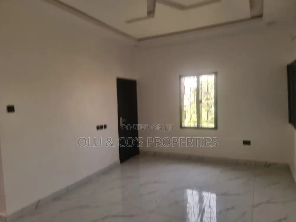 Furnished 3bdrm Townhouse / Terrace in Wuye for rent