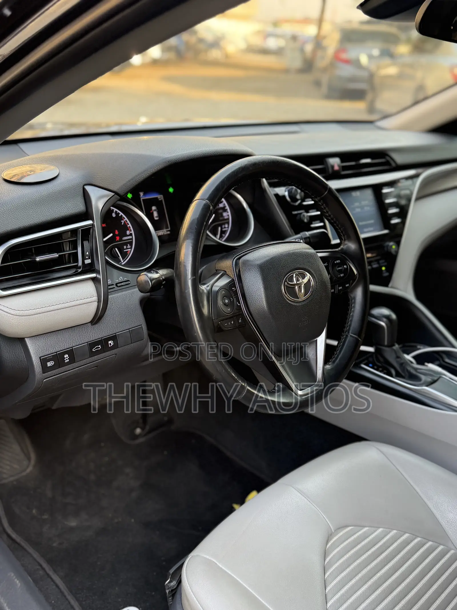 Toyota Camry SE FWD (2.5L 4cyl 8AM) 2018 Blue